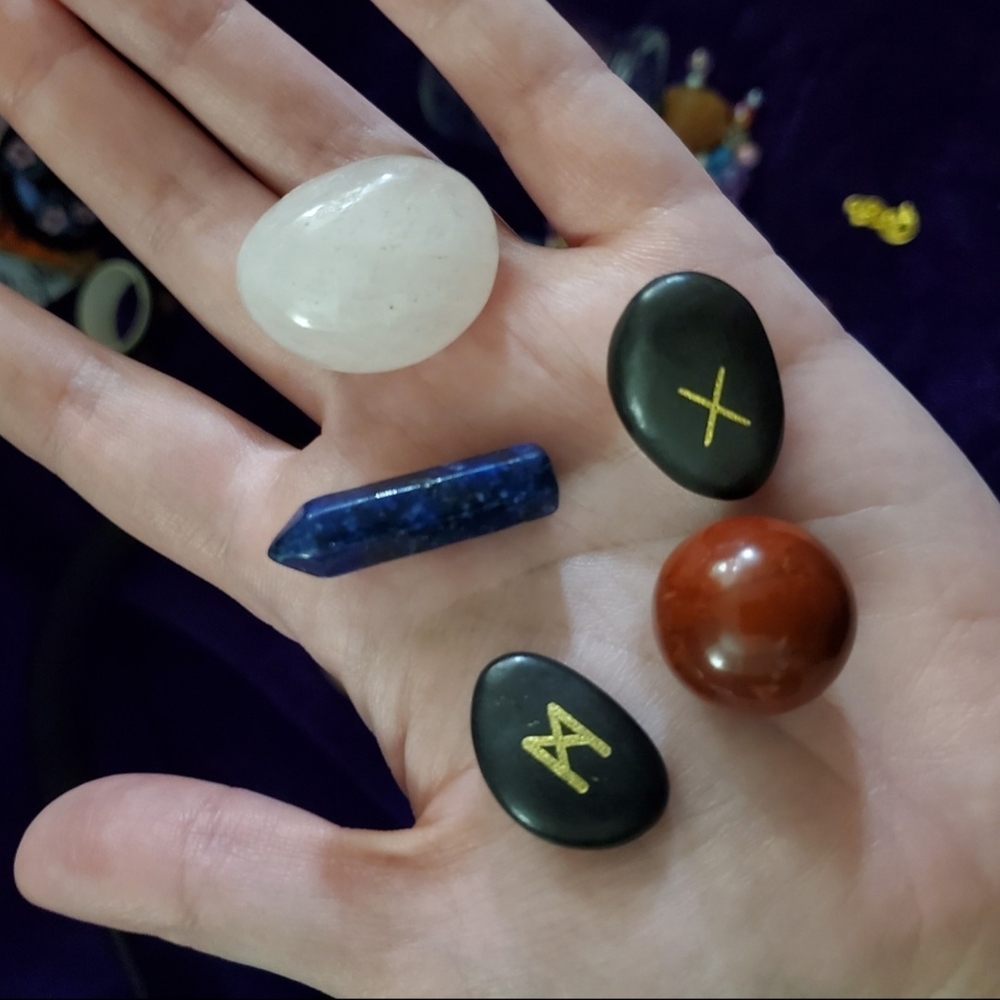 Witchy Beads and Charms - 5 oz Bottle with Tarot Cards - Picture 4 of 5
